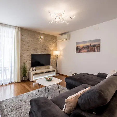 Three Lions * Спліт