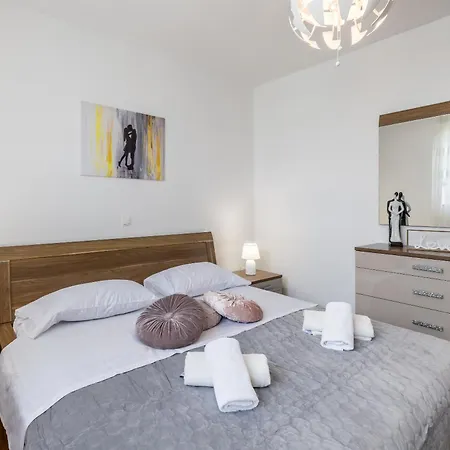 Apartament Three Lions *