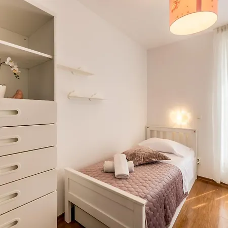 Three Lions * Спліт