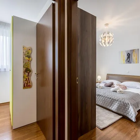 Apartment Three Lions