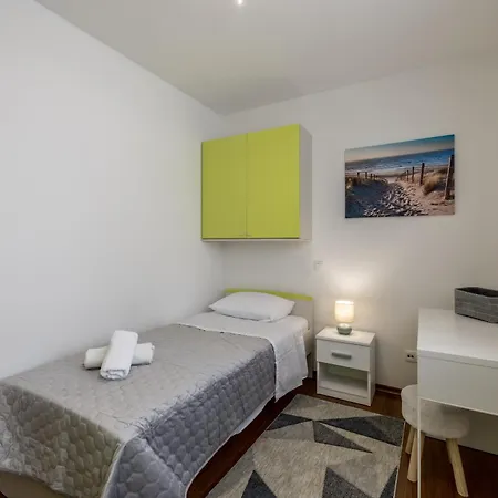 דירה Three Lions