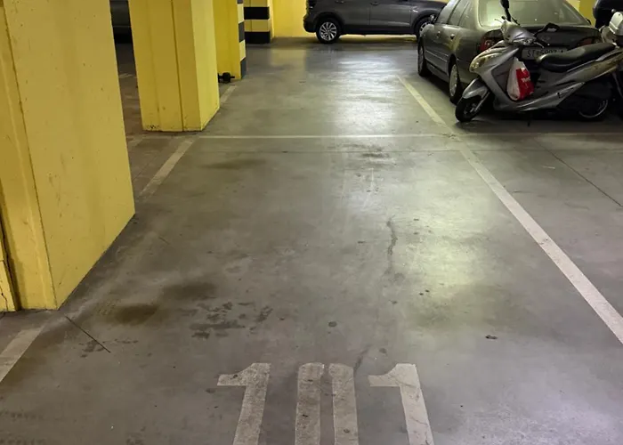 Three Lions Apartment